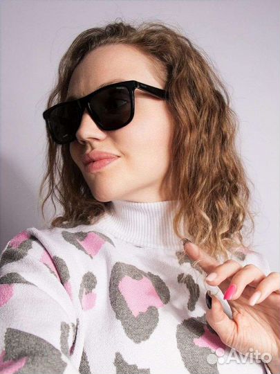 Очки солнцезащитные с футляром