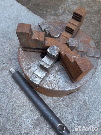 Токарный патрон 160