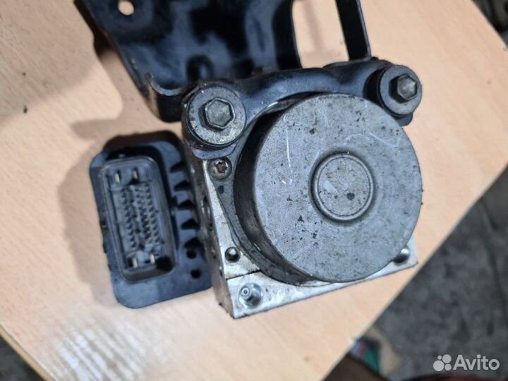 Блок ABS Toyota Corolla E150 1.6 1ZR-FE 2008