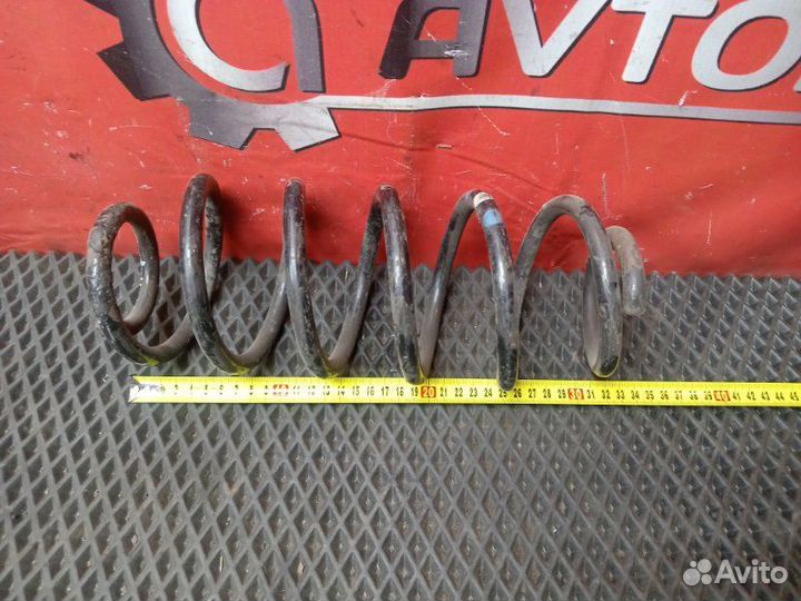 Пружина задняя Toyota Auris ZRE151 1ZR-FE 2008