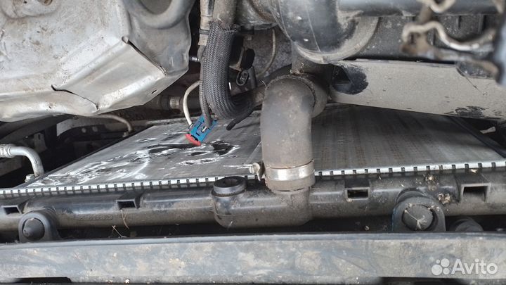 Радиатор охлаждения Peugeot 308 T7