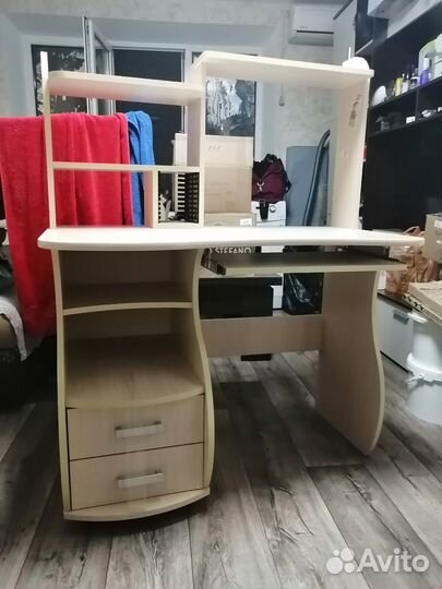 Письменный стол