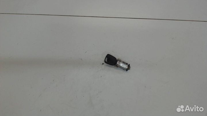 Личинка замка Ford Mondeo 1, 1994