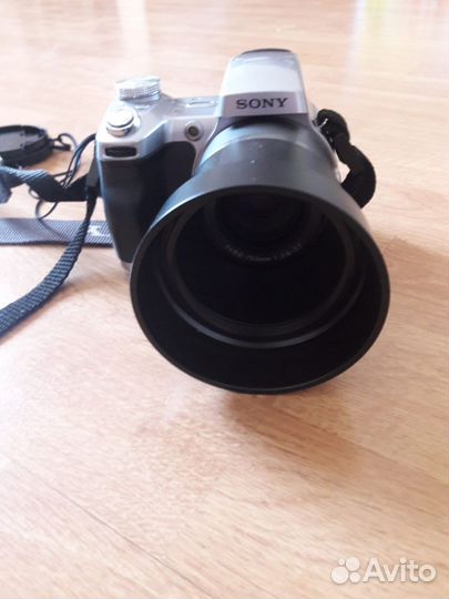 Цифровой фотоаппарат- видеокамера sony