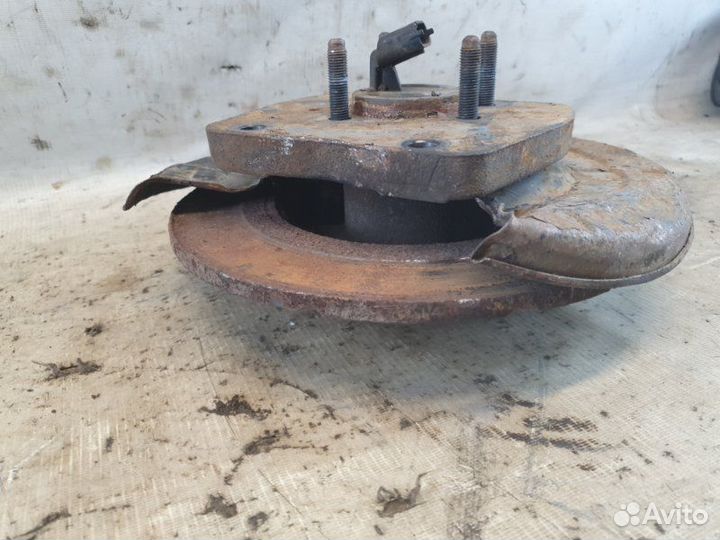 Ступица задняя левая Opel Astra H Z16XER 2008