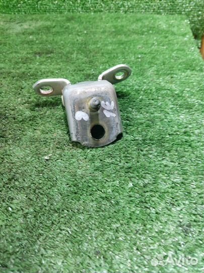 Петля двери задняя левая Nissan X-Trail T30