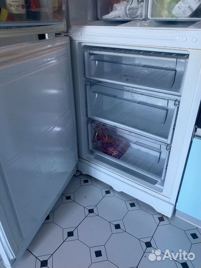 Холодильник hotpoint ariston бу