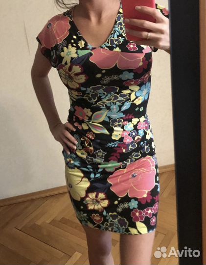 Новое женское платье Moschino оригинал летние