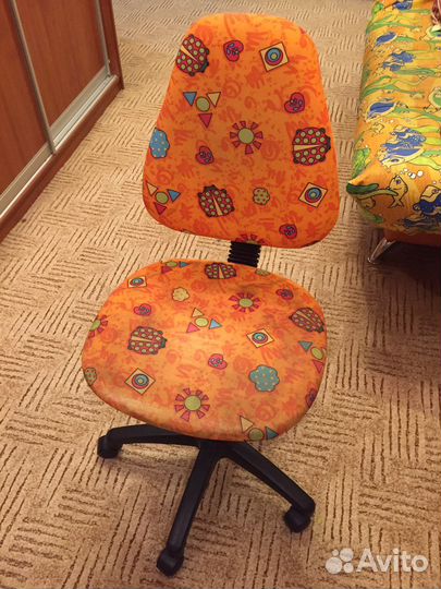 Компьютерное кресло для школьника