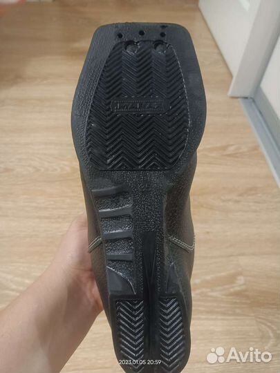 Лыжные ботинки