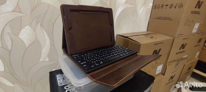 Беспроводная клавиатура - чехол для планшета iPad