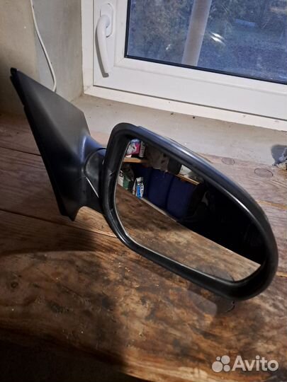 Зеркало правое киарио3