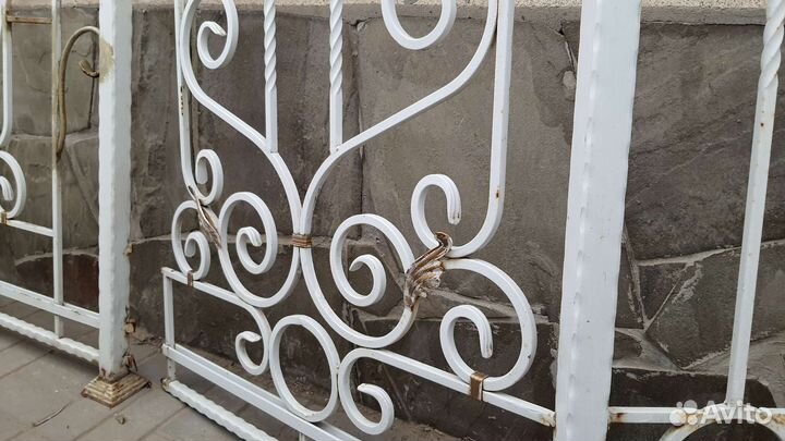 Металлические перила для балкона