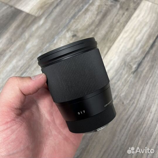 Объектив Sigma 16 mm f1.4 байонет canon efm