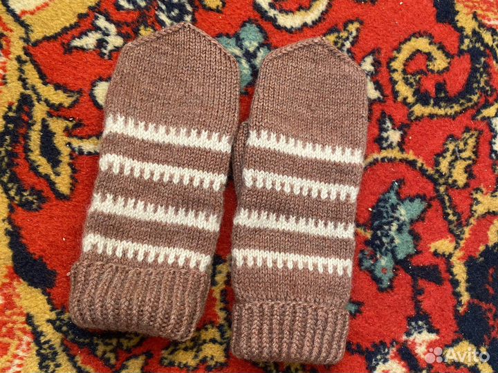 Женские зимние варежки новые