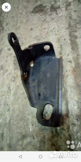 Скоба буксировочная правая Toyota Camry 40 2AZ-FE