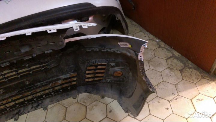 Бампер передний Opel Zafira Life