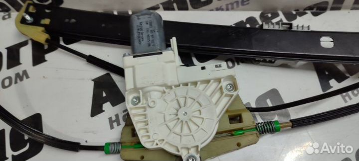 Стеклоподъемный механизм передний правый Audi Q7