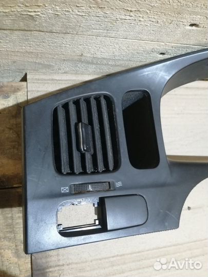 Рамка центральная в торпедо Hyundai Elantra xd