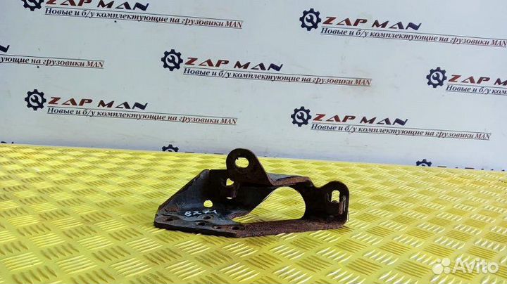Кронштейн бампера правый Man Tgl