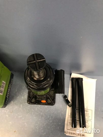 Домкрат бутылочный, гидравлический AT 6 тонн