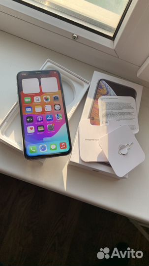 iPhone Xs, 64 ГБ
