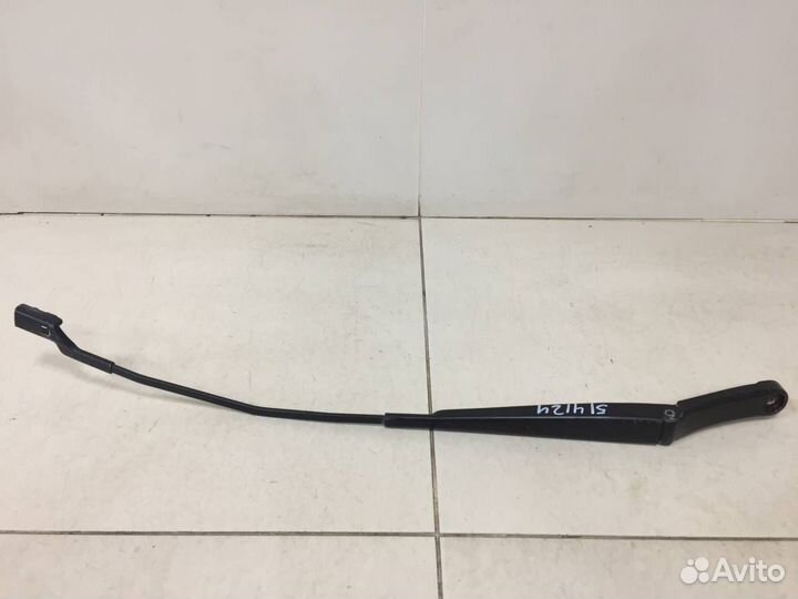 Поводок стеклоочистителя передний правый Skoda Rap