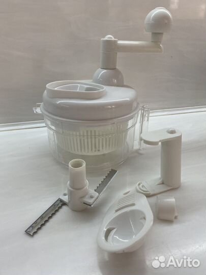 Измельчитель. Ручной кухонный комбайн