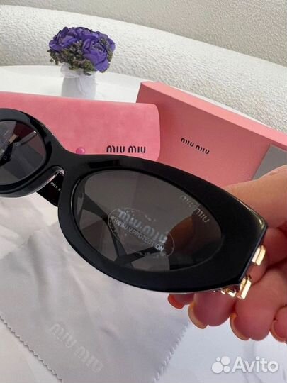 Солнцезащитные очки женские Miu Miu