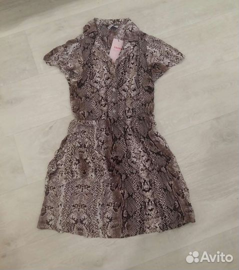 Летнее платье со змеиным принтом