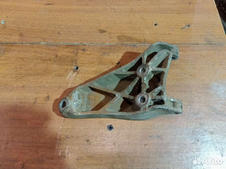 Кронштейн генератора Chevrolet Lanos 2004-2010