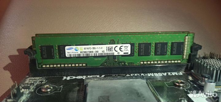 Материнская плата с процессором и оперативкой