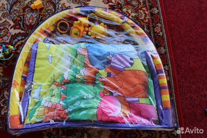 Развивающий коврик в хорошем состоянии