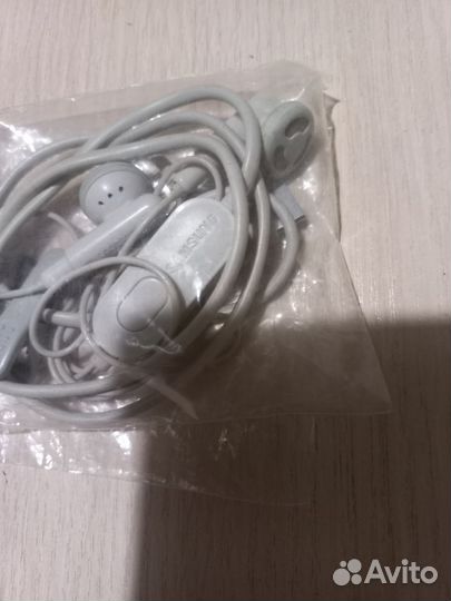 Наушники для телефонов