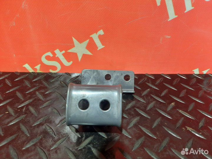 Кронштейн тормозных трубок