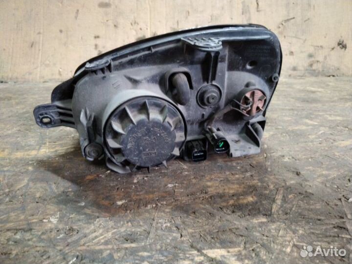 Фара передняя правая Hyundai Santa Fe Classic SM