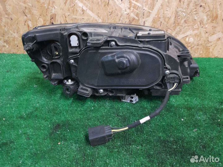 Фара ксенон активная левая volvo S60 V60 2014-2018