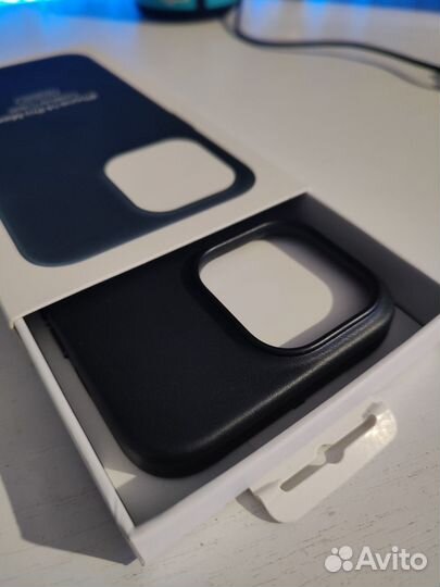 Кожаный чехол для iPhone 14 Pro MagSafe черный