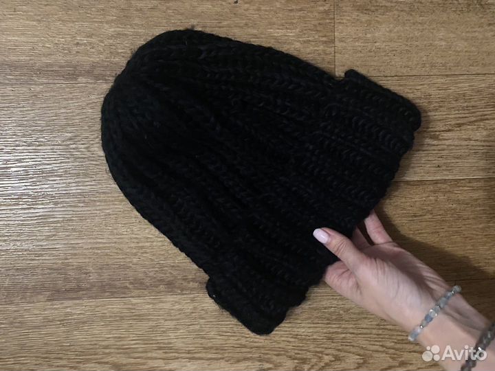 Шапка женская вязаная черная