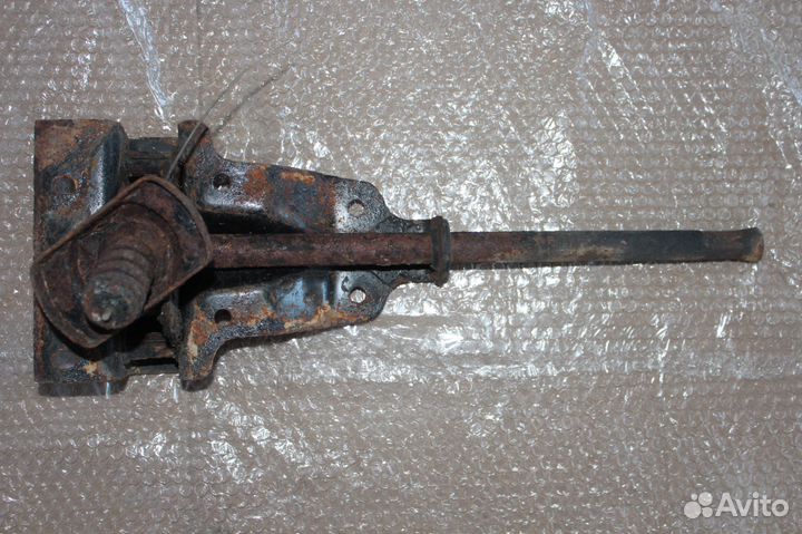 Крепление запаски Cadillac Escalade GMT400 99г