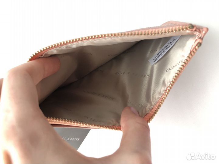 Кошелек Charles & Keith