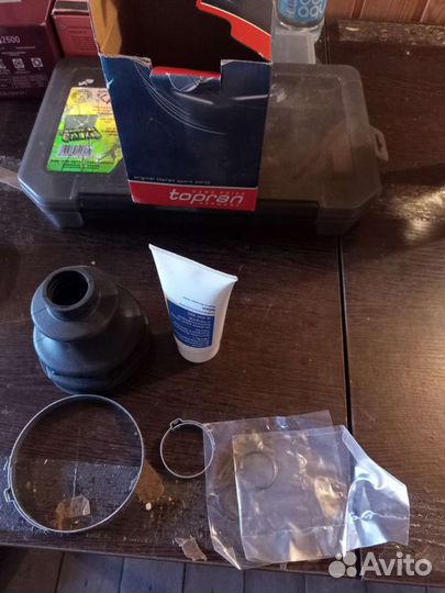 Пыльник шруза на ford mondeo 4