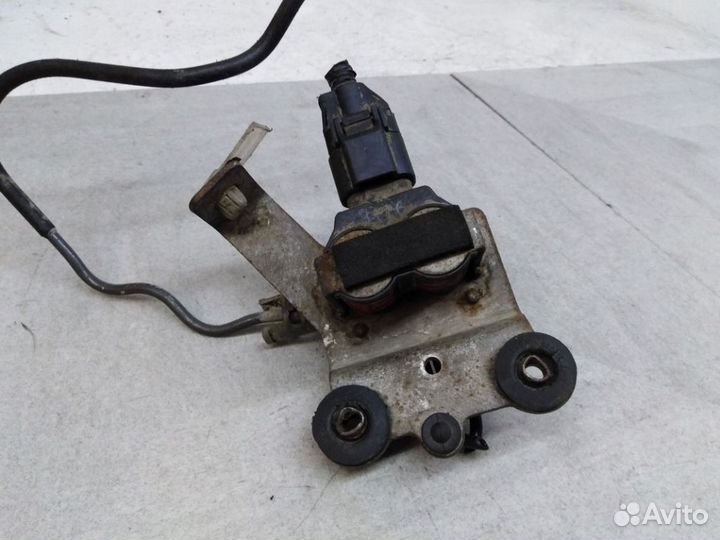 Клапан пневмоподвески