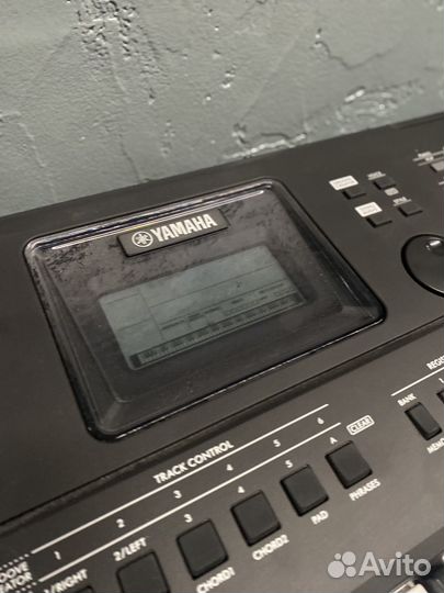 Yamaha PSR-Ew425 синтезатор