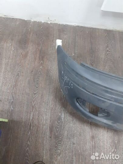 Бампер передний Toyota Yaris