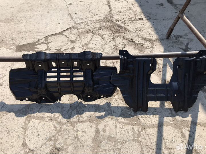 Продам на Тoyoty Hilux Vlll Защита картера двс, ак