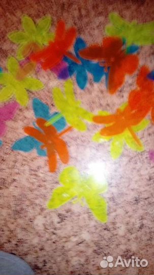 Разноцветные фигурки для интерьера