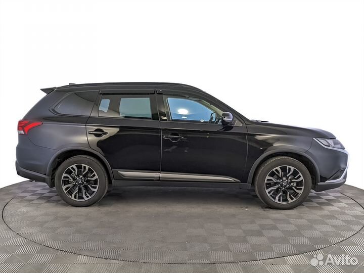 Mitsubishi Outlander 2.4 CVT, 2022, 57 108 км