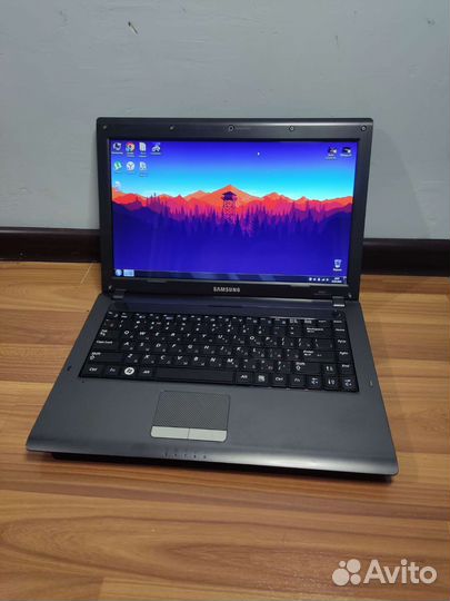 Samsung для учебы интернета и старых игр