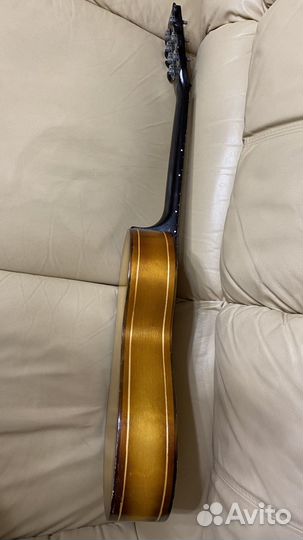 Акустическая гитара